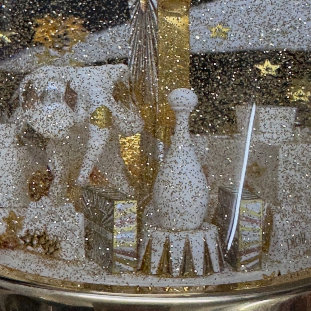 2025 Dior Festive Snow Globe with Gold and White Accents - Picture 7 of 9